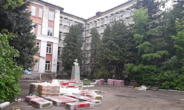 В Сердобске стартовал ремонт фасада главного корпуса больницы имени Настина